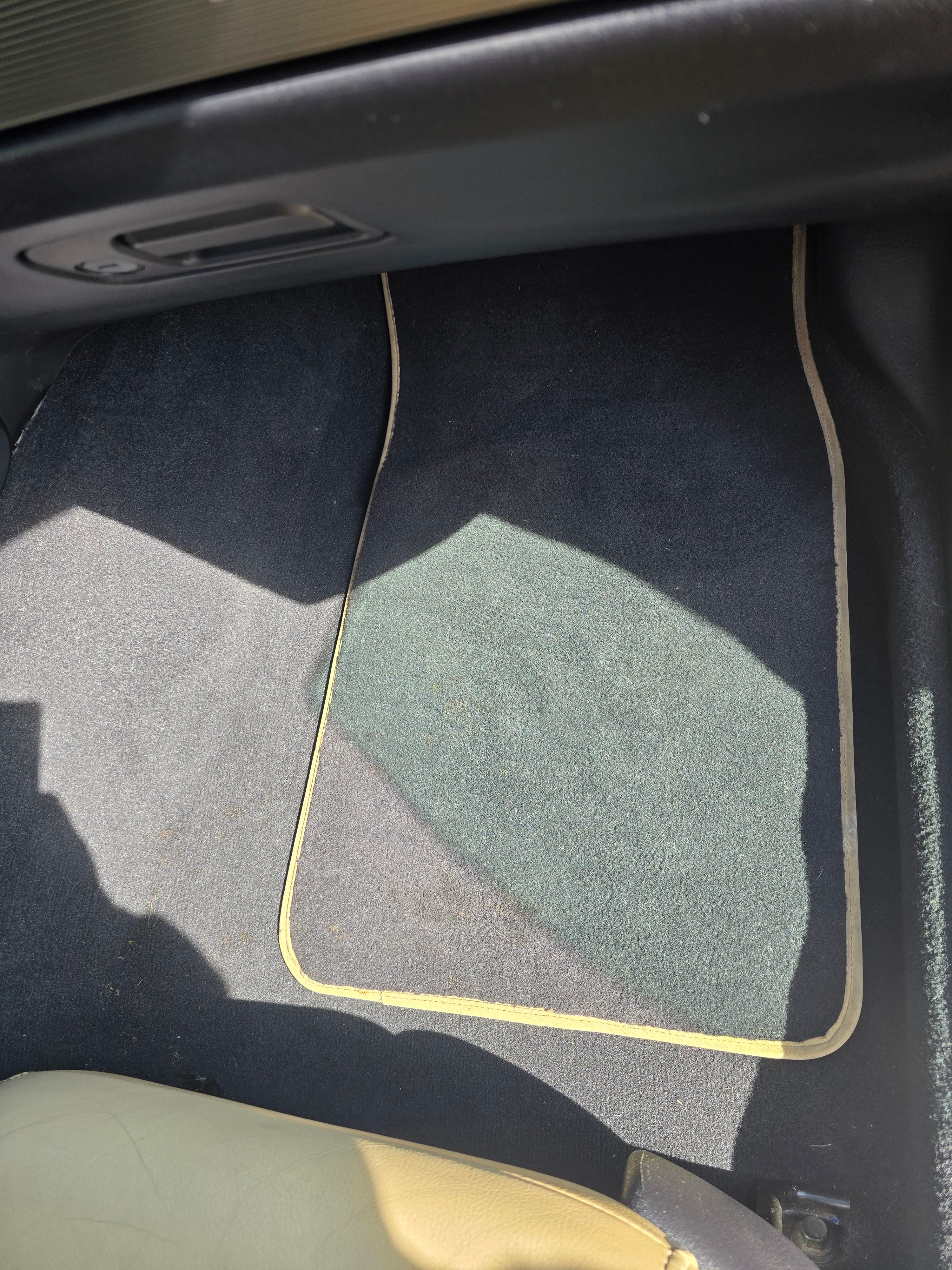 Used 2004 Ford Thunderbird RWD image 17