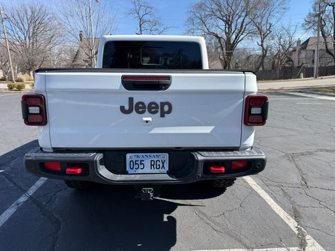 Used 2020 Jeep Gladiator Rubicon image 10