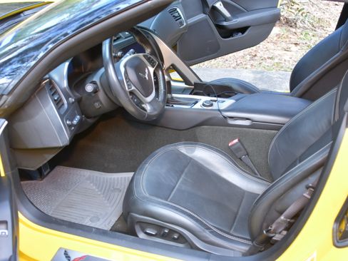 Used 2014 Chevrolet Corvette Stingray Coupe w/ 2LT Preferred Equipment Group image 10