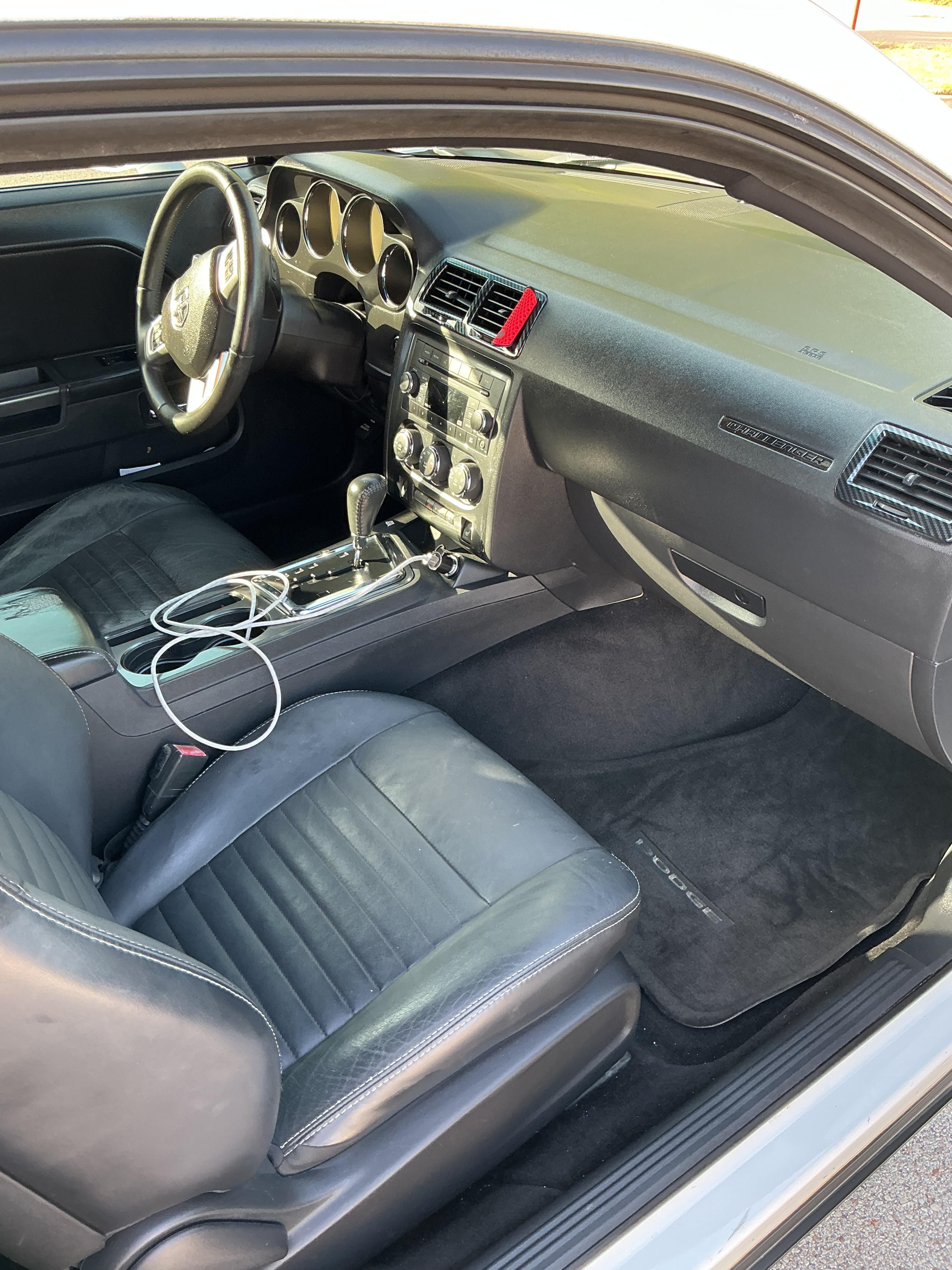Used 2012 Dodge Challenger SXT RWD image 12