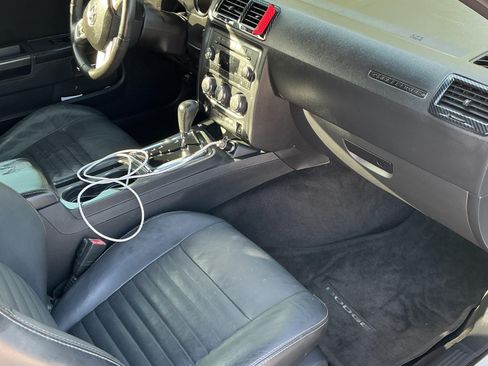 Used 2012 Dodge Challenger SXT image 12