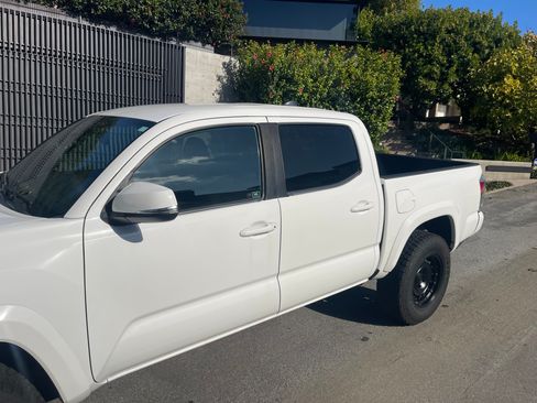 Used 2020 Toyota Tacoma TRD Sport image 5