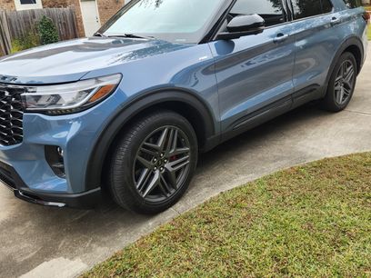 Used 2025 Ford Explorer ST-Line w/ Premium Package