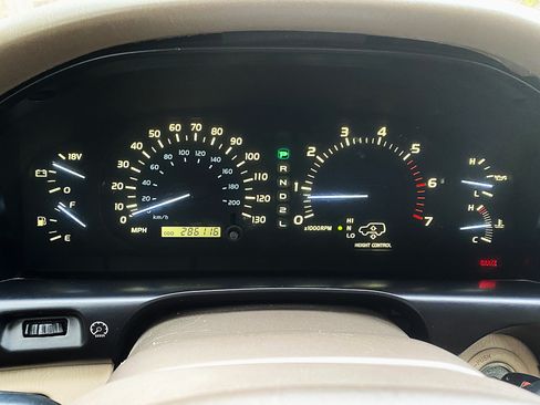 Used 2000 Lexus LX 470 4WD image 18