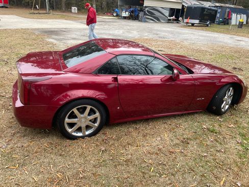 Used 2006 Cadillac XLR image 10