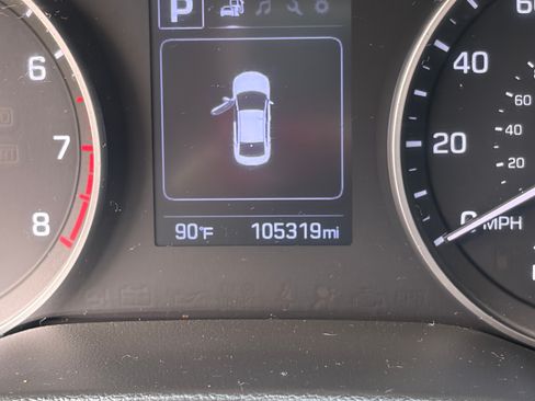 Used 2018 Hyundai Elantra SEL FWD image 6