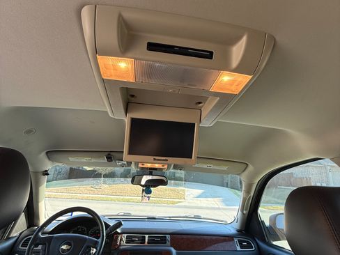 Used 2010 Chevrolet Avalanche LT w/ Luxury Package image 27