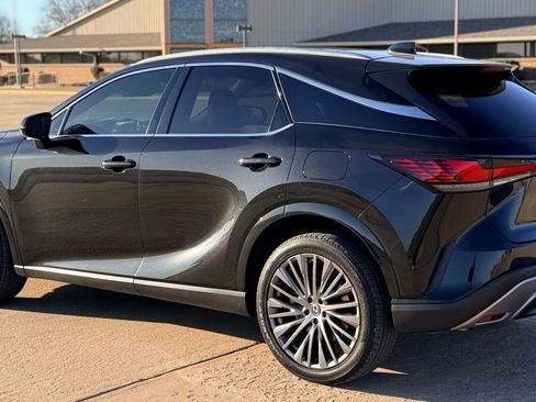 Used 2023 Lexus RX 350 w/ Accessory Package (Z1) image 8