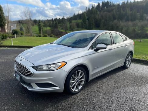 Used 2017 Ford Fusion SE image 18
