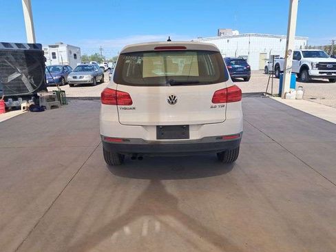 Used 2014 Volkswagen Tiguan S image 14