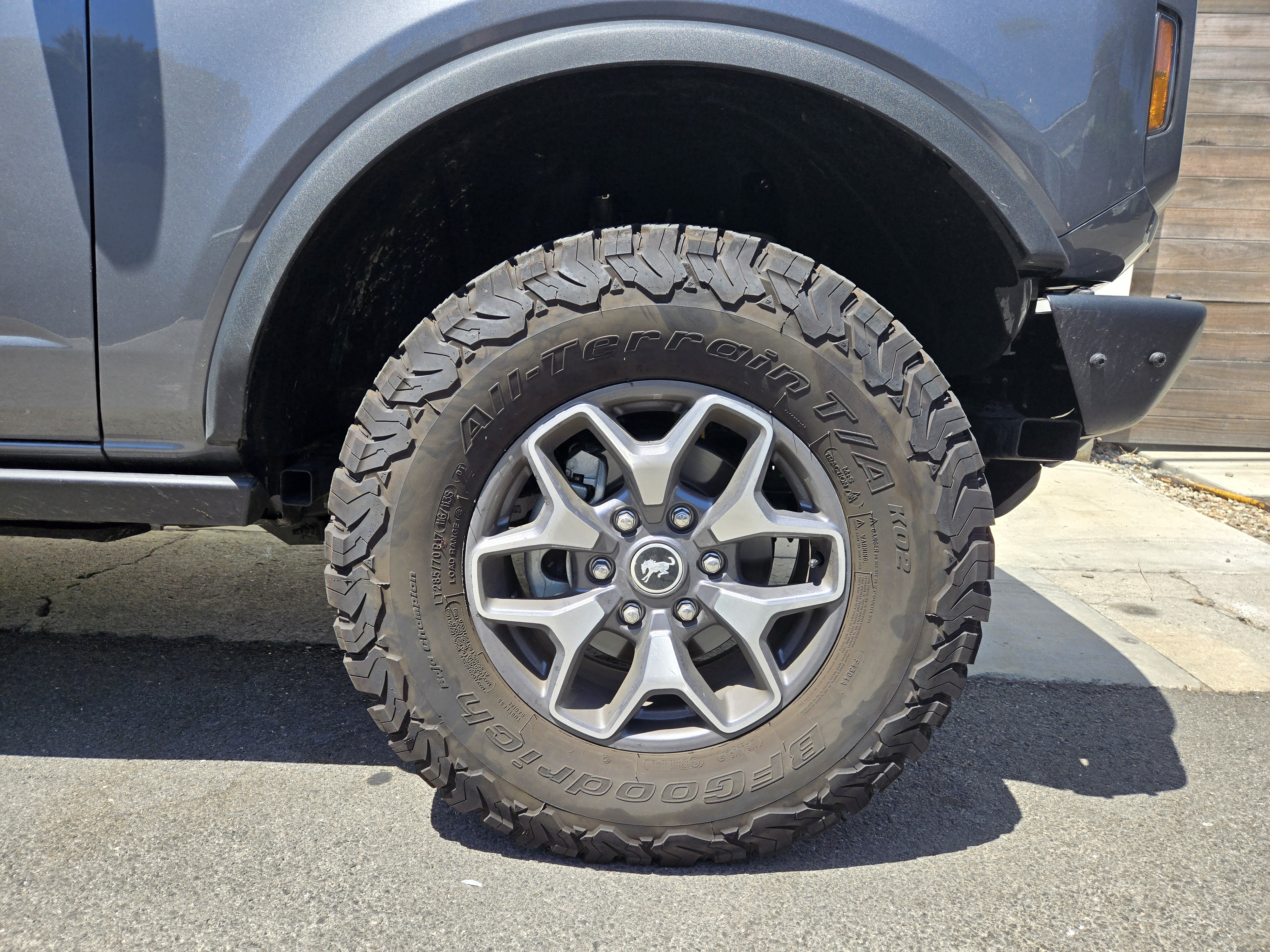 Used 2023 Ford Bronco Badlands AWD/4WD image 2