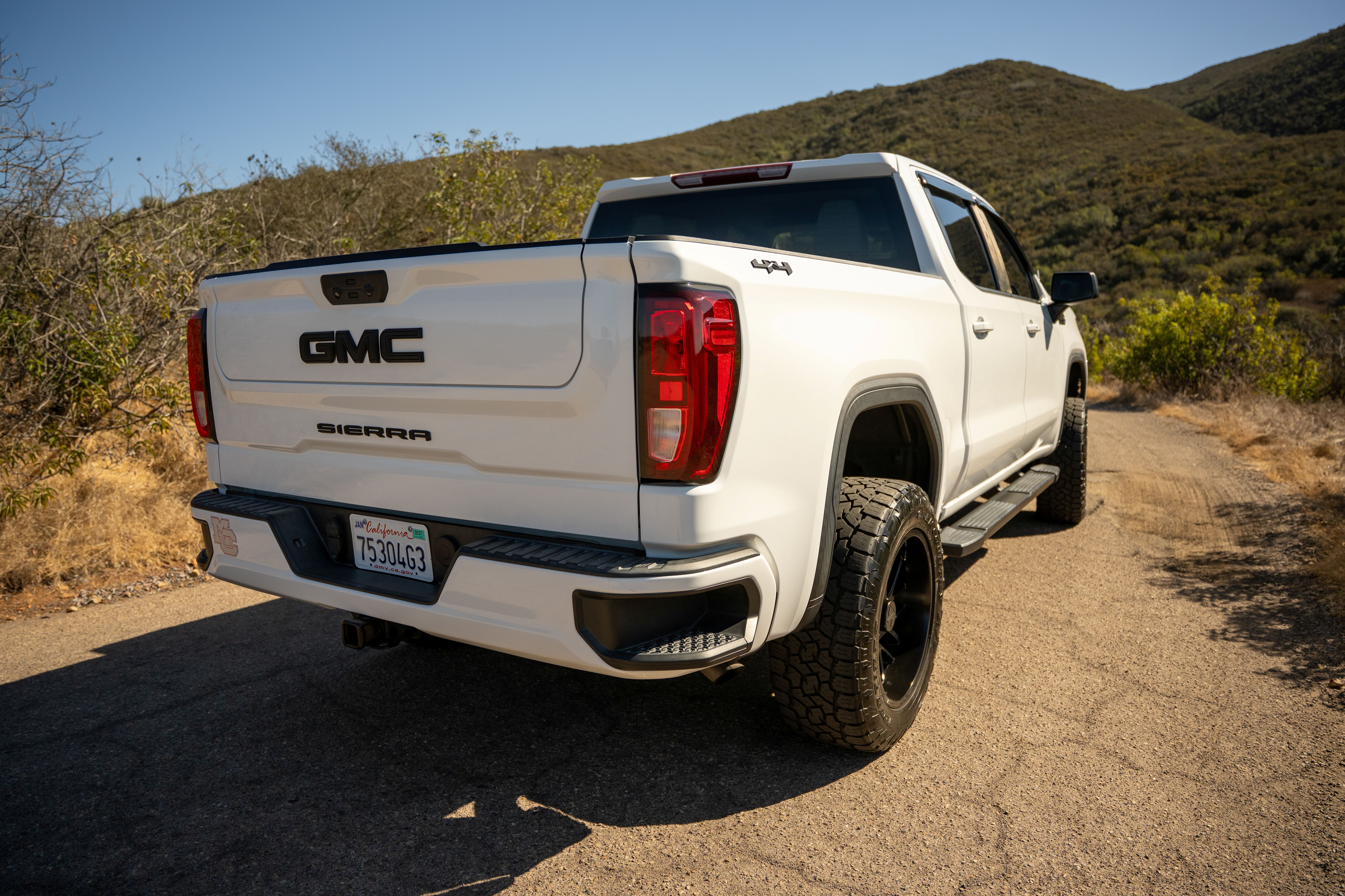 Used 2022 GMC Sierra 1500 Elevation w/ LPO, Elevation Black Package AWD/4WD image 13