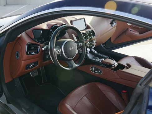 Used 2020 Aston Martin V8 Vantage Coupe image 11