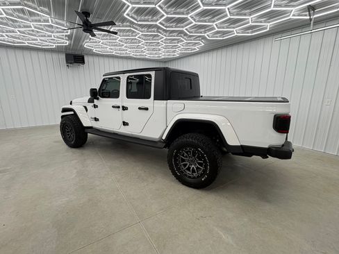 Used 2020 Jeep Gladiator Overland AWD/4WD image 6