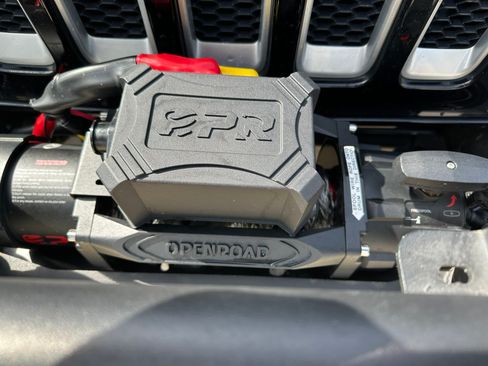 Used 2019 Jeep Wrangler Unlimited Sahara image 8