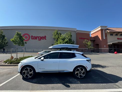 Used 2025 Chevrolet Equinox EV LT w/ Convenience Package II image 22