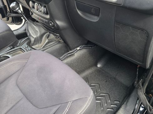 Used 2013 Jeep Wrangler Unlimited Sahara w/ Dual Top Group image 9