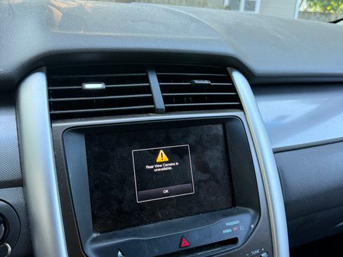 Used 2013 Ford Edge SEL FWD image 16