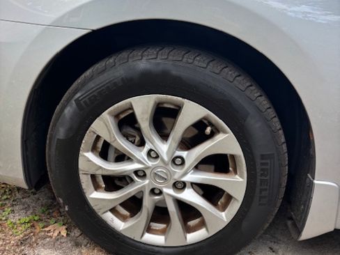 Used 2018 Nissan Sentra SV w/ Premium Package (P01) image 14