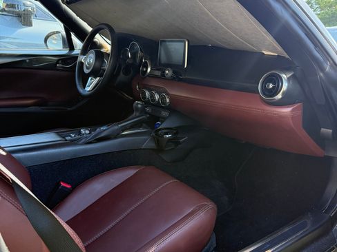 Used 2017 MAZDA MX-5 Miata RF Grand Touring image 4