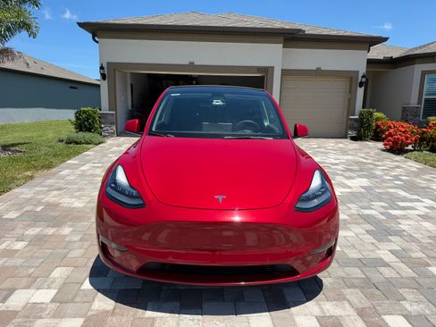 Used 2022 Tesla Model Y Long Range AWD/4WD image 4