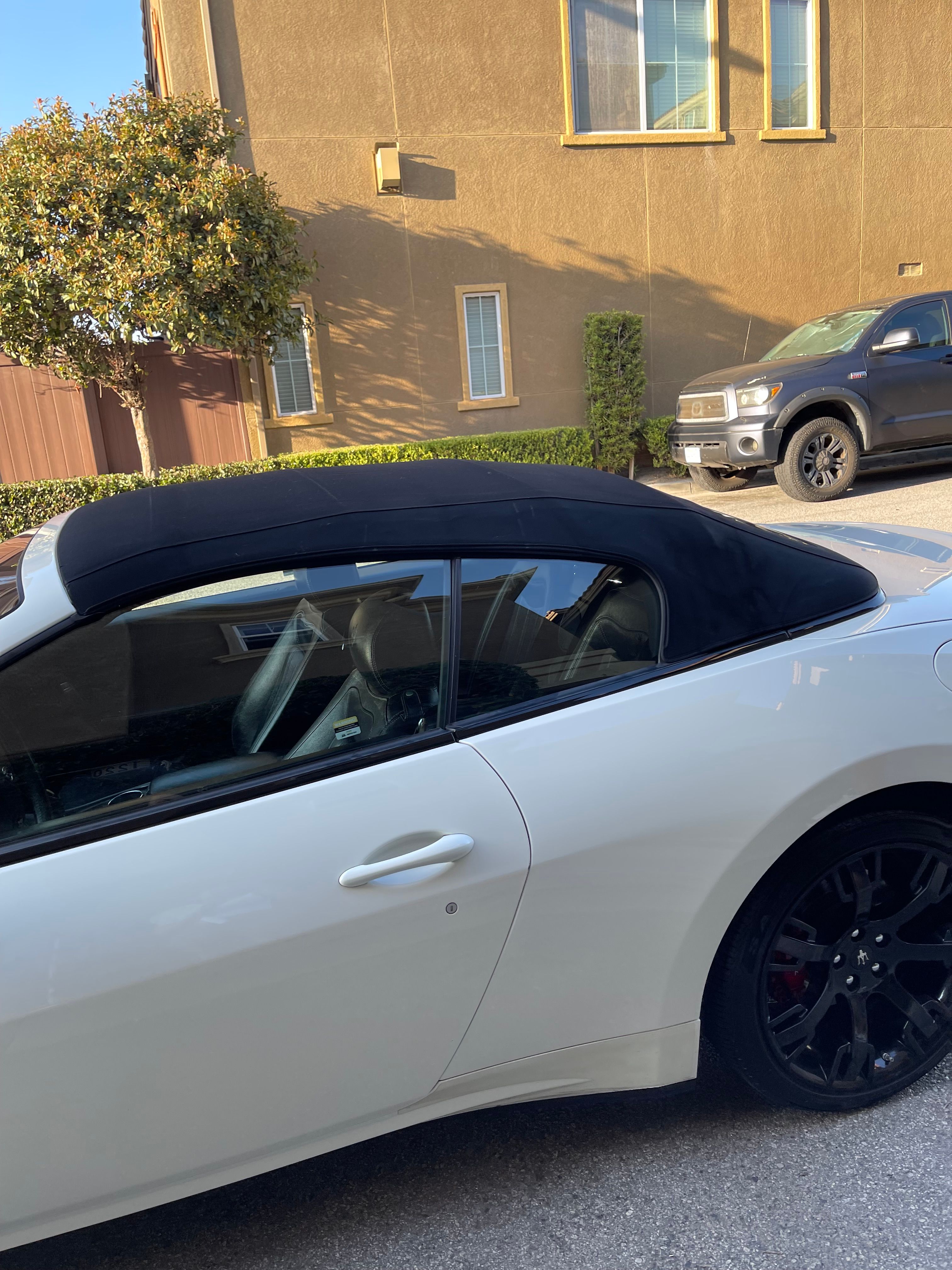 Used 2012 Maserati GranTurismo Convertible RWD image 13