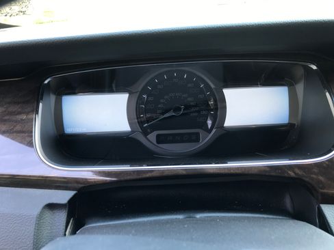 Used 2016 Ford Taurus Limited FWD image 12