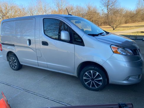Used 2018 Nissan NV200 SV w/ Navigation Package image 6