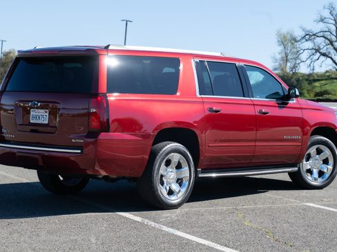 Used 2018 Chevrolet Suburban Premier image 4