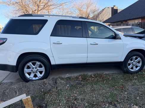 Used 2013 GMC Acadia SLE image 6