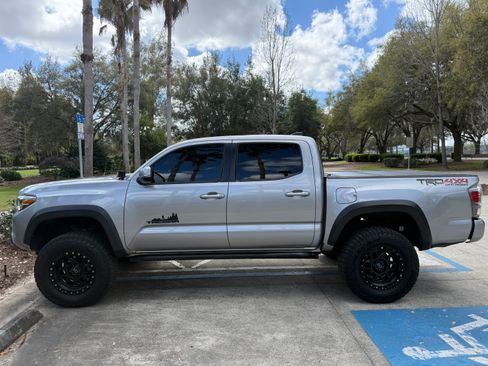 Used 2021 Toyota Tacoma TRD Off-Road w/ Technology Package image 15