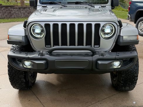 Used 2019 Jeep Wrangler Unlimited Sahara w/ Quick Order Package 24M Moab AWD/4WD image 6