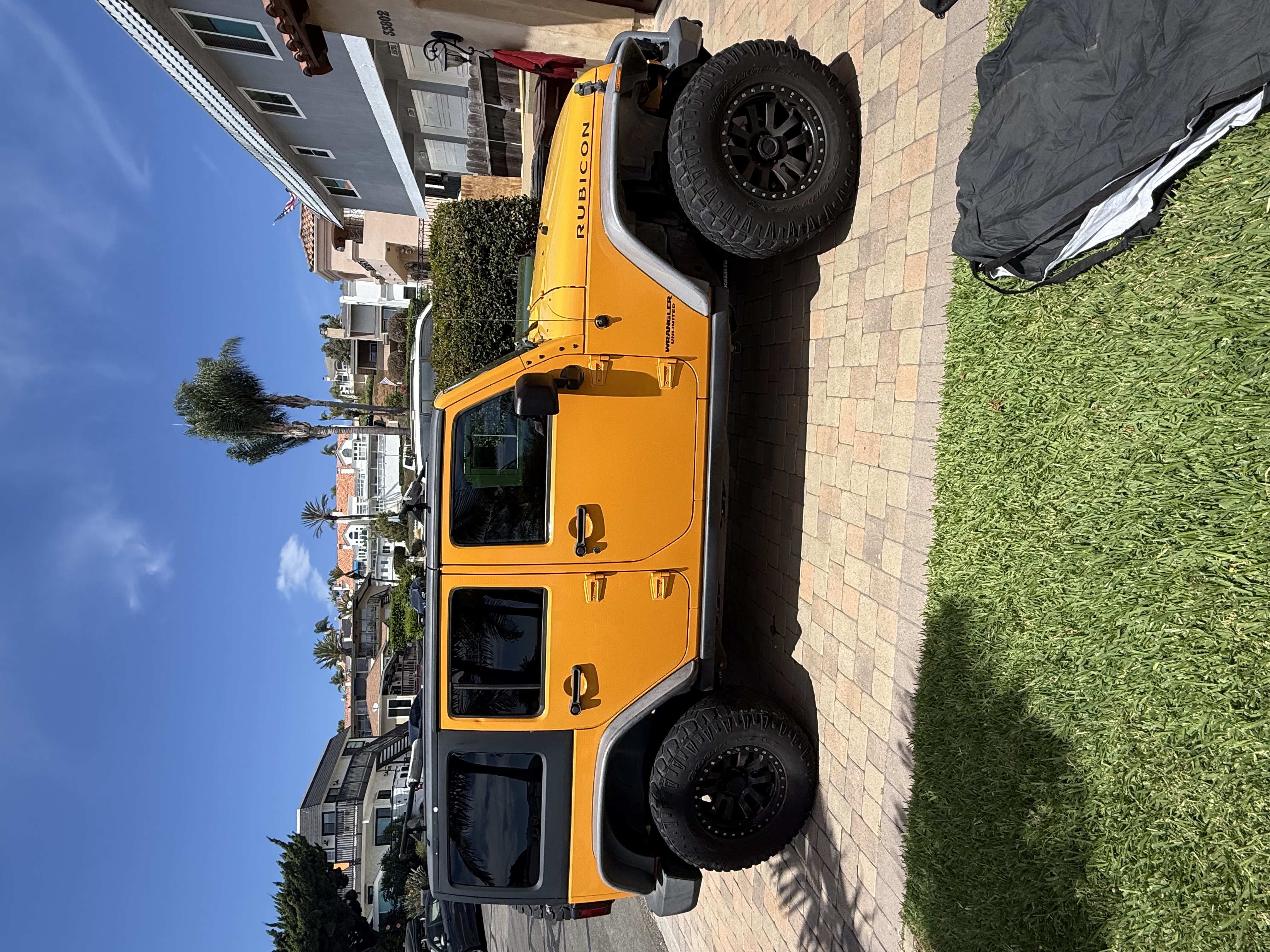 Used 2013 Jeep Wrangler Unlimited Rubicon w/ Connectivity Group AWD/4WD image 4