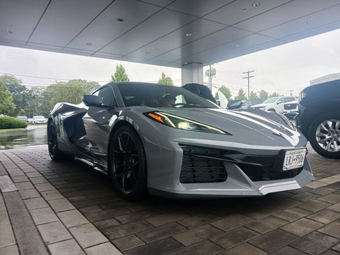 Used 2024 Chevrolet Corvette Z06 w/ LPO, Roadside Safety Package image 2