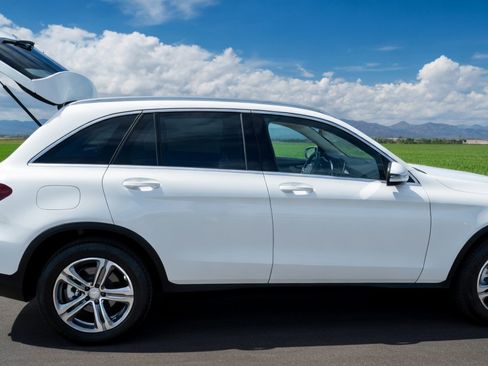 Used 2016 Mercedes-Benz GLC 300 300 Sport Utility 4D image 2