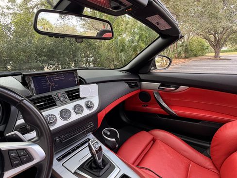 Used 2016 BMW Z4 sDrive35i image 13