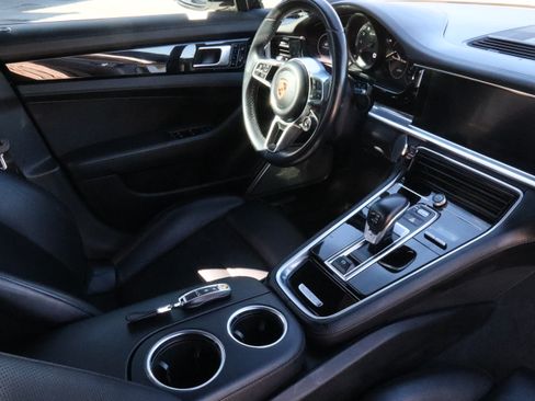 Used 2017 Porsche Panamera Turbo image 12