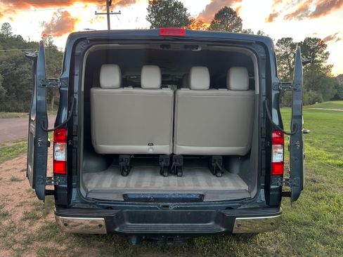 Used 2019 Nissan NV 3500 SL image 8