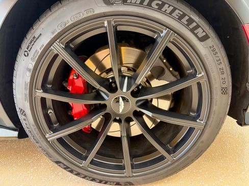 Used 2020 Aston Martin V8 Vantage Coupe image 31