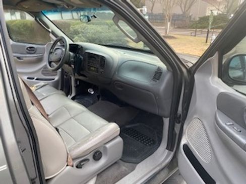 Used 2002 Ford F150 King Ranch image 19