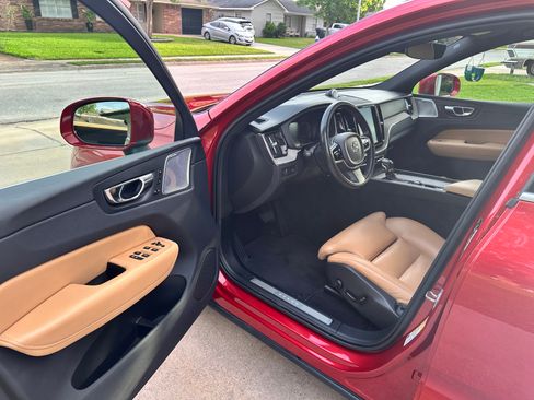Used 2018 Volvo XC60 T6 Inscription w/ Convenience Package AWD/4WD image 12