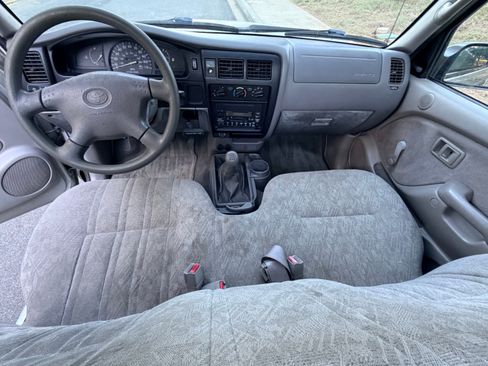 Used 2001 Toyota Tacoma 2WD Regular Cab image 16