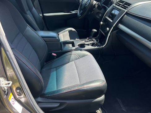 Used 2017 Toyota Camry SE FWD image 13