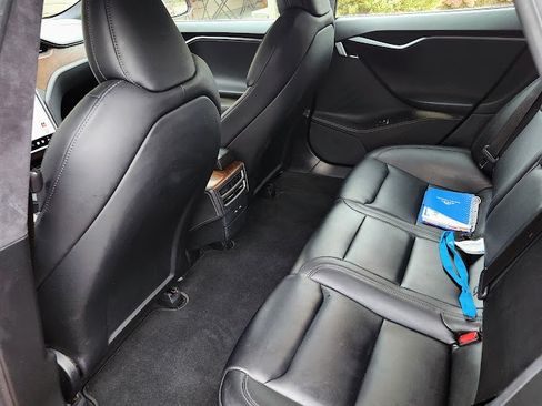 Used 2020 Tesla Model S Long Range Plus image 6