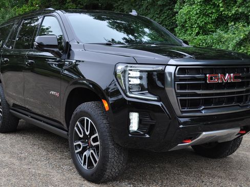 Used 2026 GMC Yukon XL AT4 w/ AT4 Premium Package AWD/4WD image 2