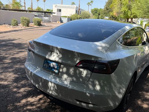 Used 2020 Tesla Model 3 Standard Range Plus RWD image 2