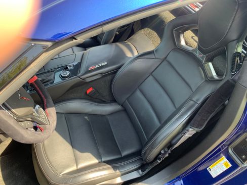 Used 2016 Chevrolet Corvette Z06 w/ 3LZ Preferred Equipment Group RWD image 13