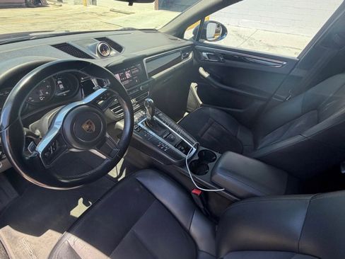 Used 2017 Porsche Macan S AWD/4WD image 8