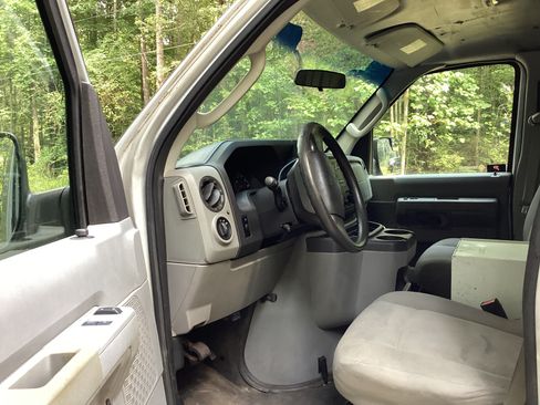 Used 2012 Ford E-250 and Econoline 250 w/ PWR Group image 7