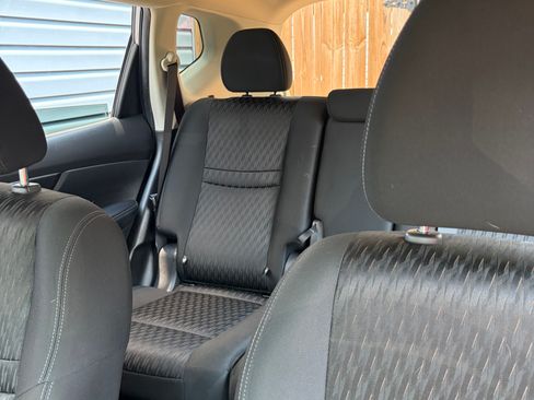 Used 2019 Nissan Rogue SV AWD/4WD image 11